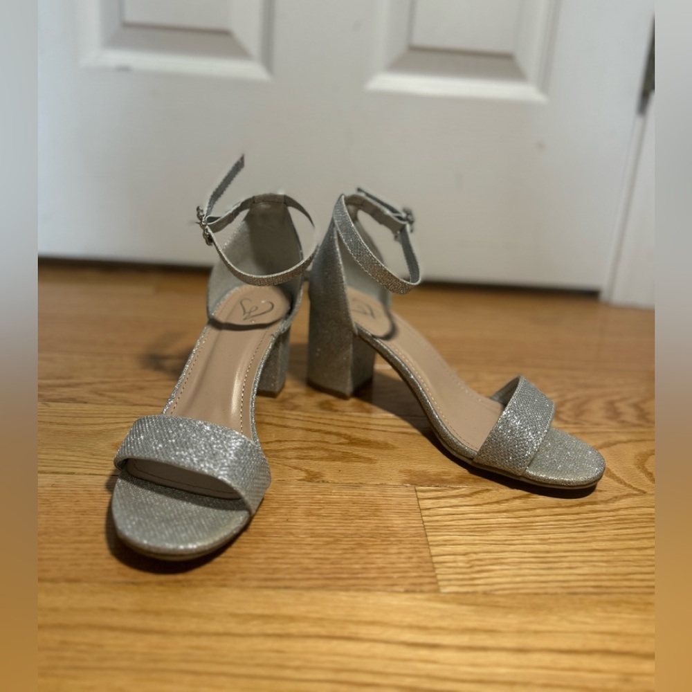 Sparkly 3in heals
